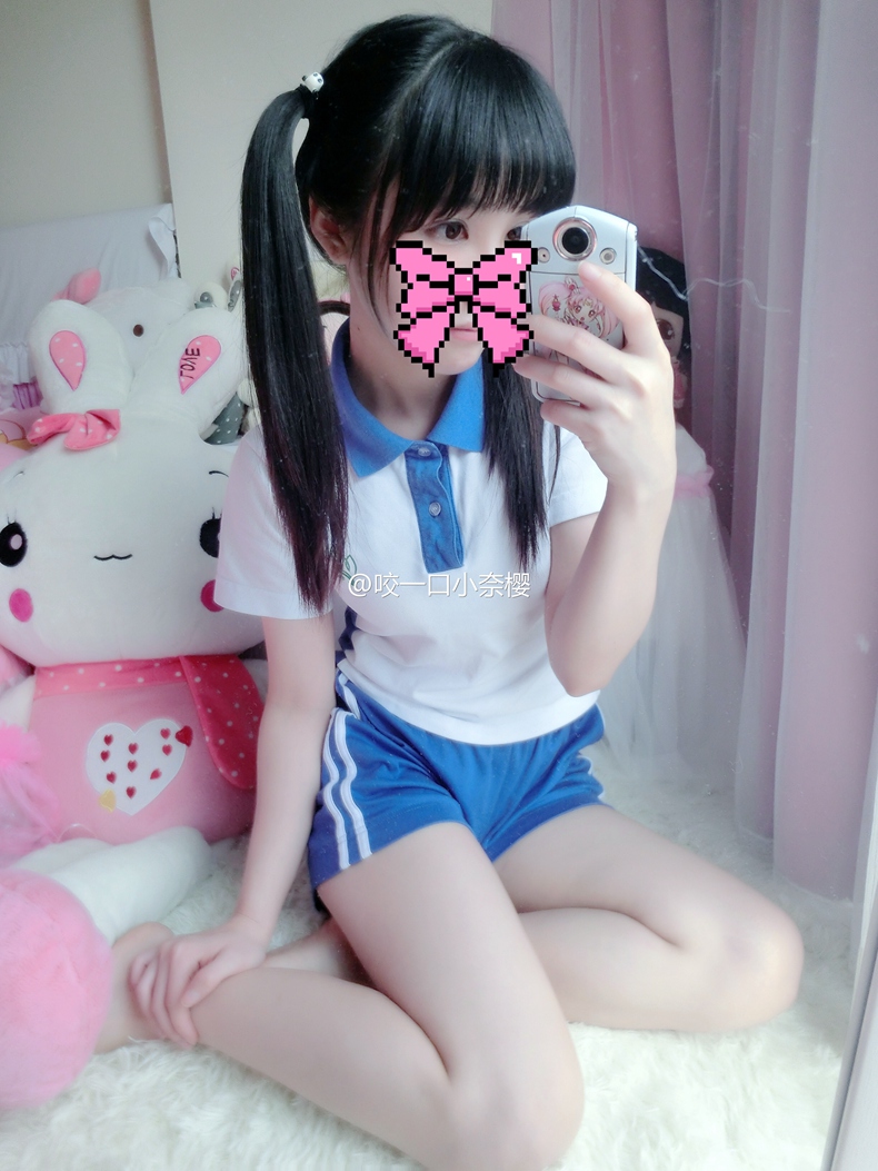 咬一口小奈樱 2