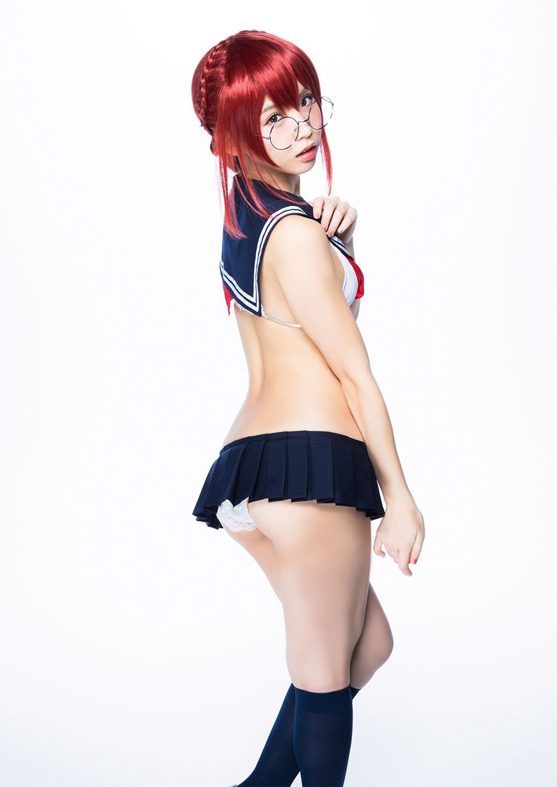 enako 8