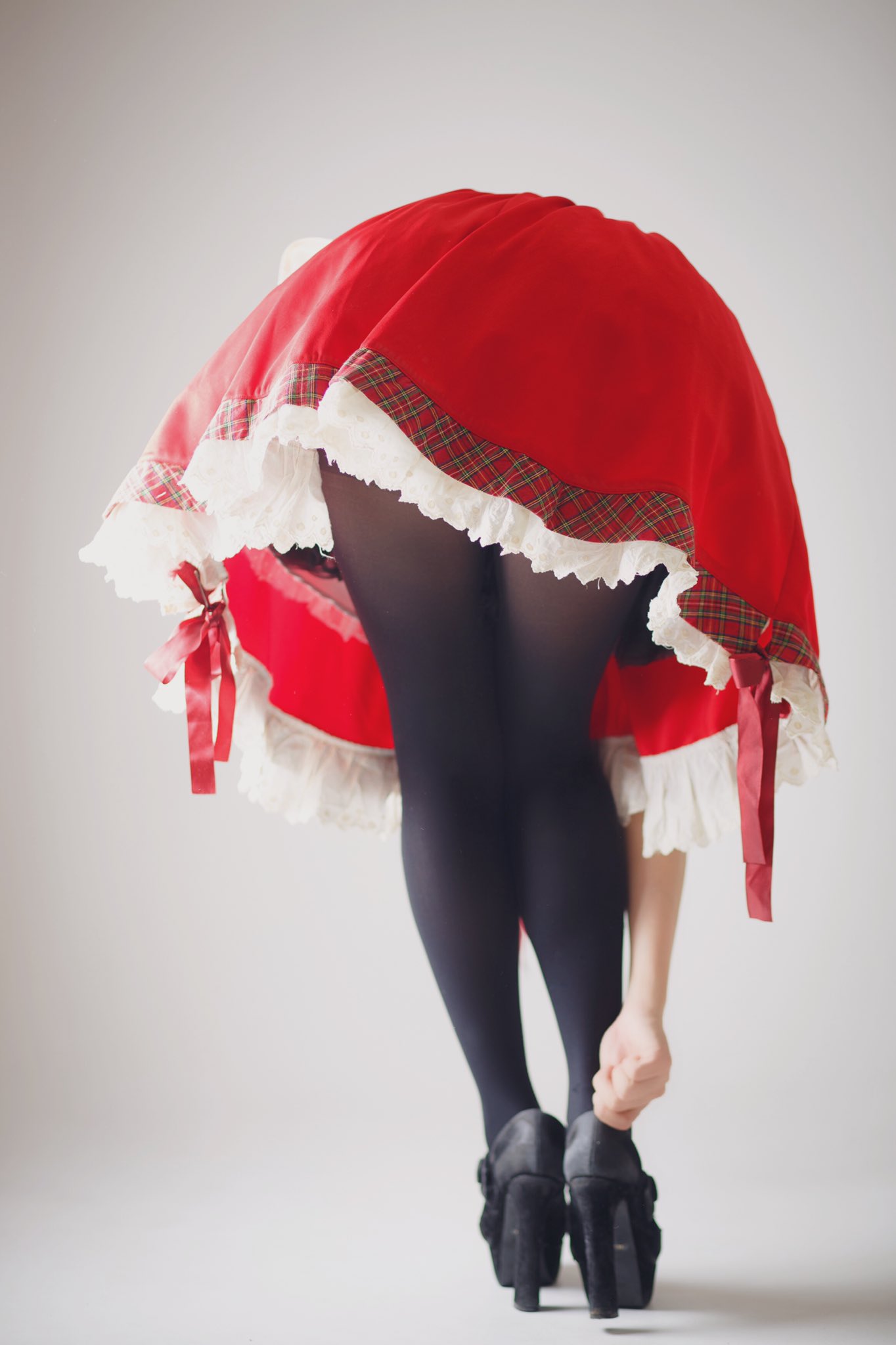 enako 8