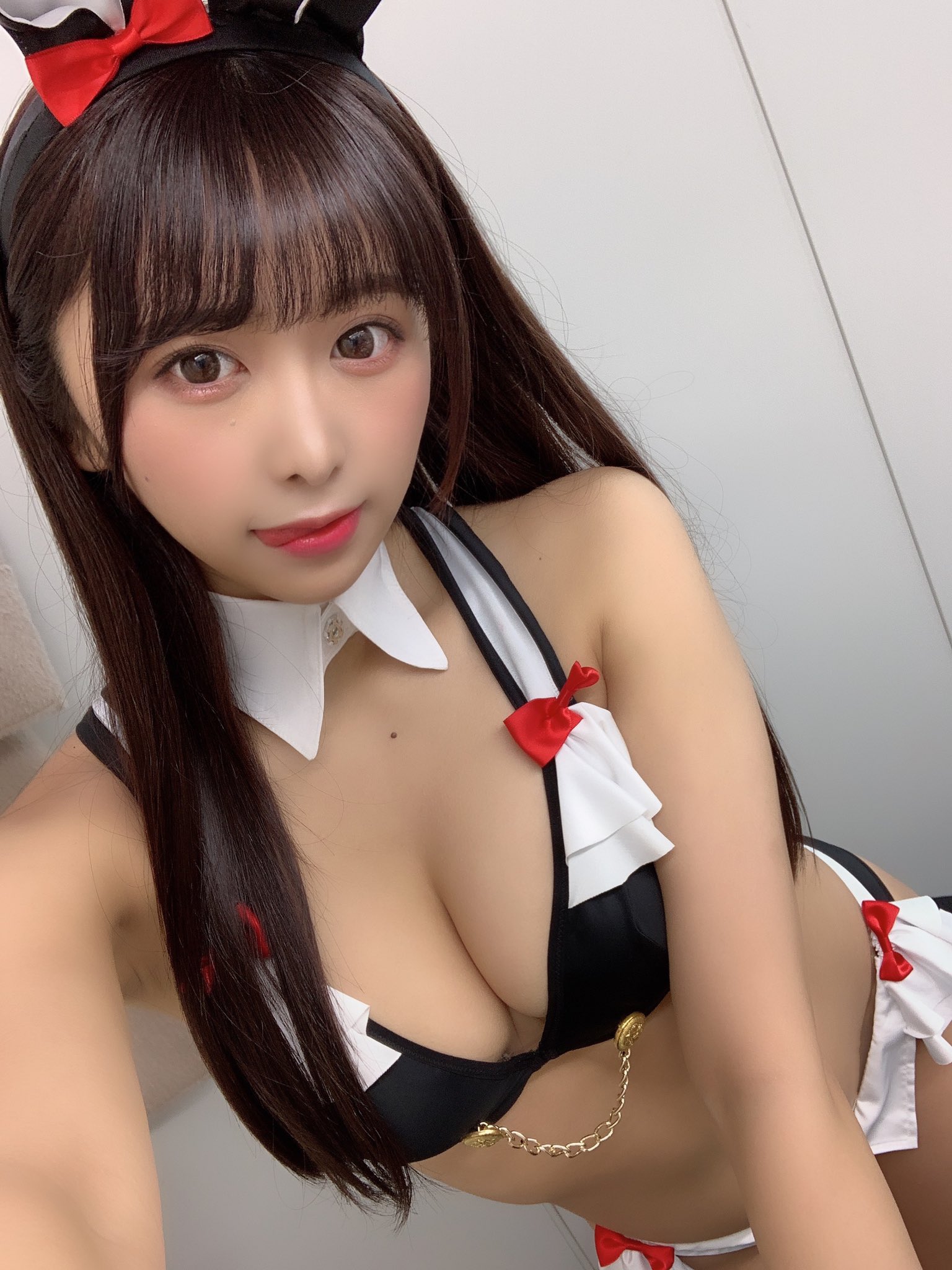 enako 7