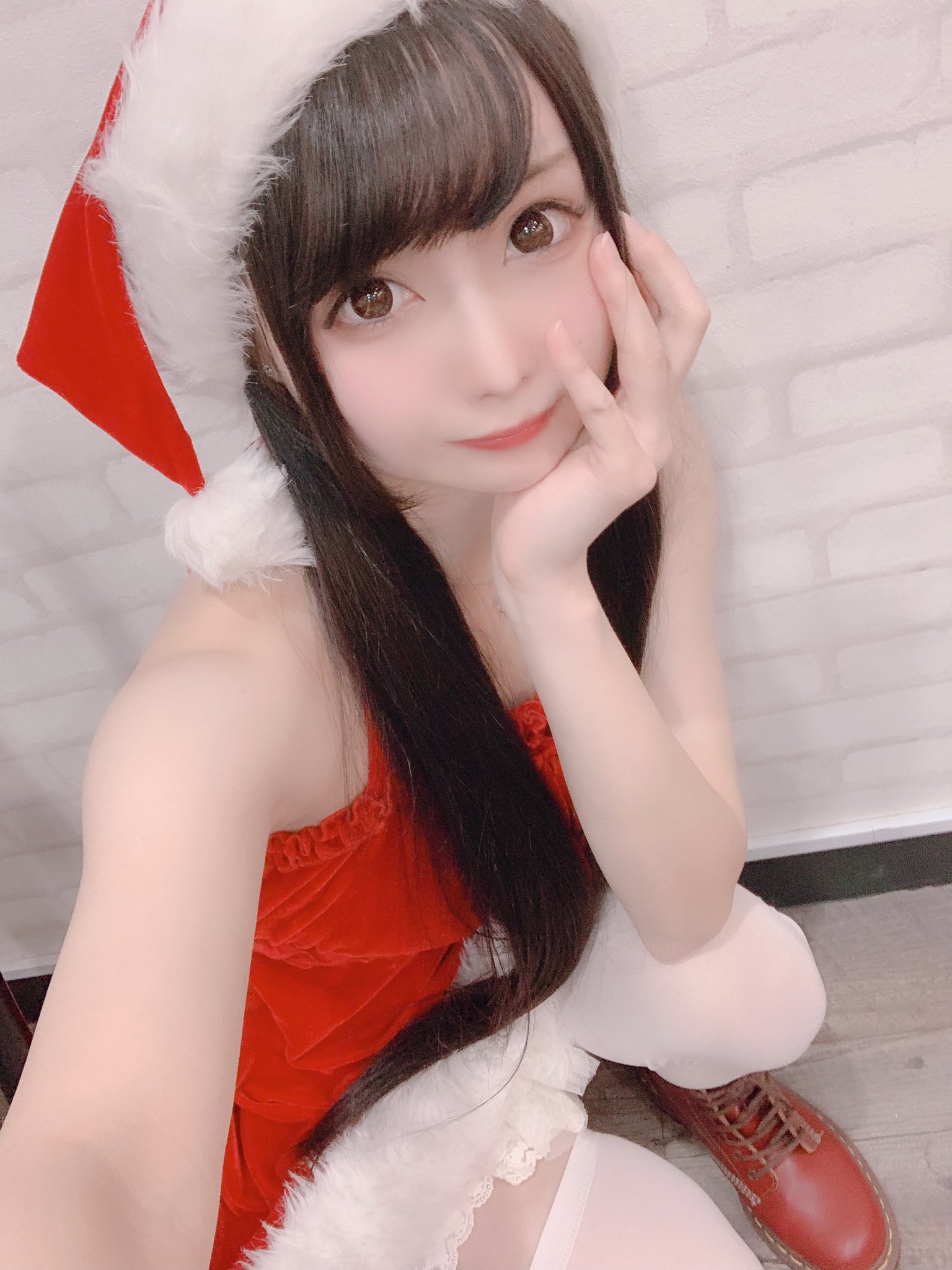 enako 4
