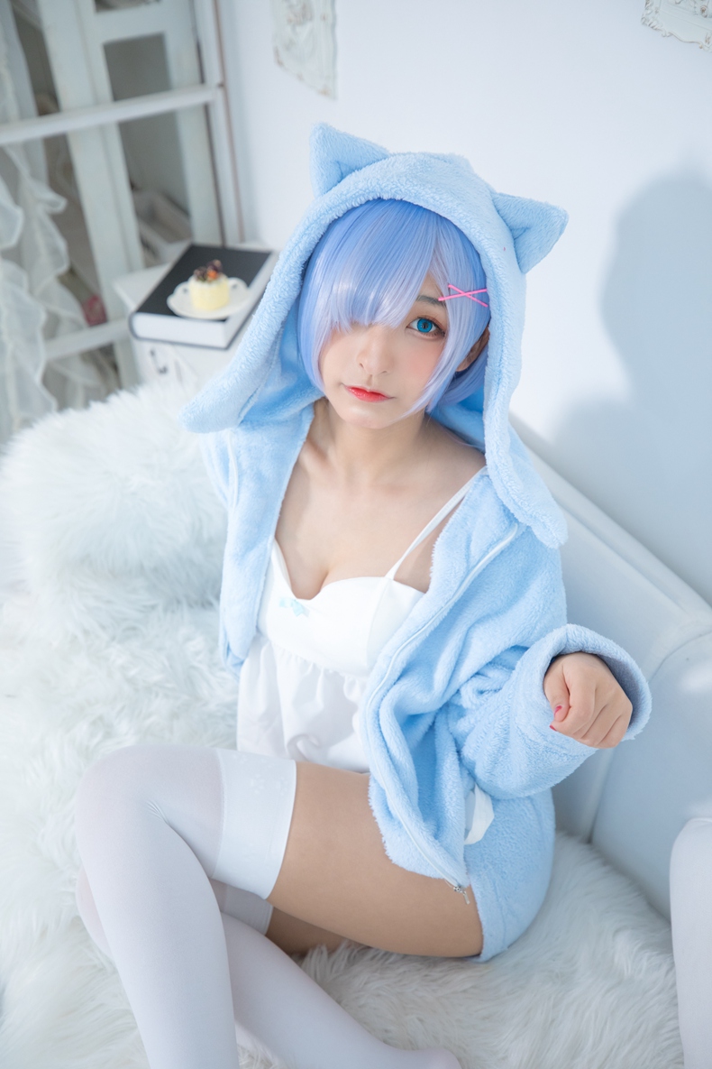 白丝 1