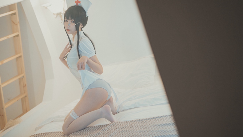 逐月SU 4