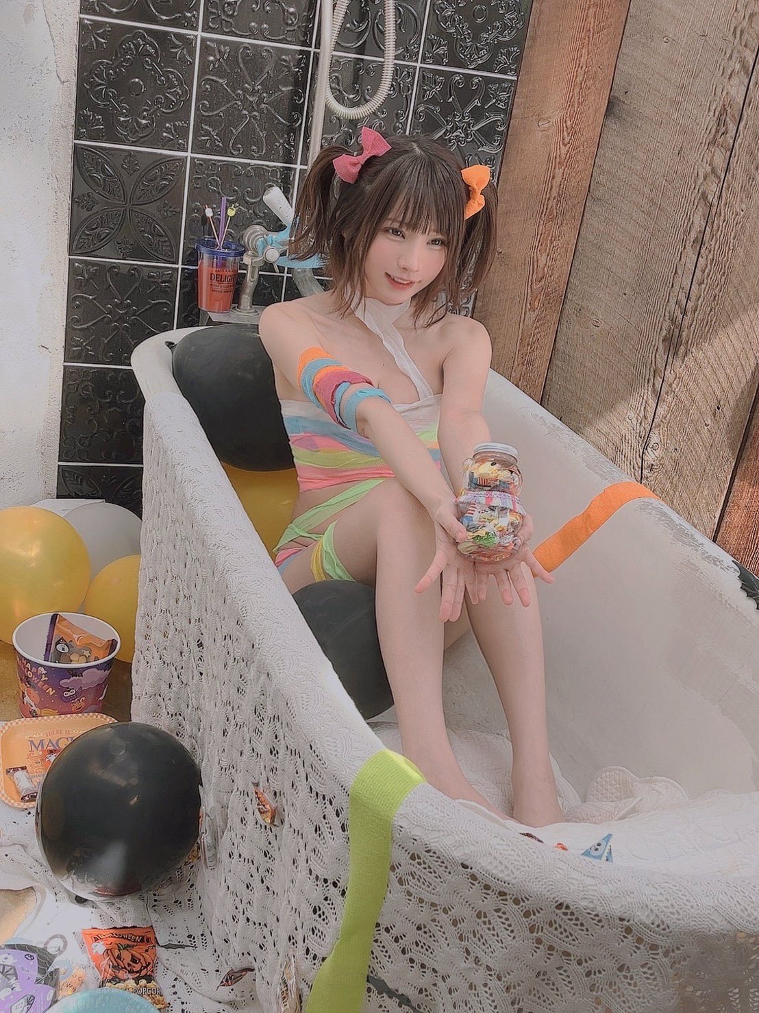 enako 4